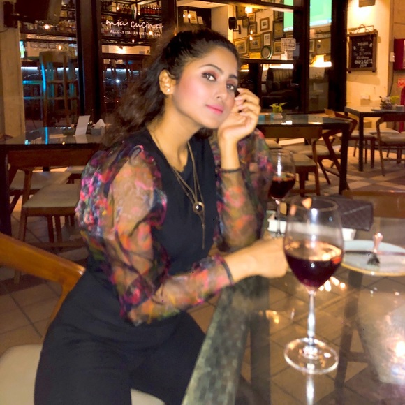 Tops - Puff sleeves t shirt